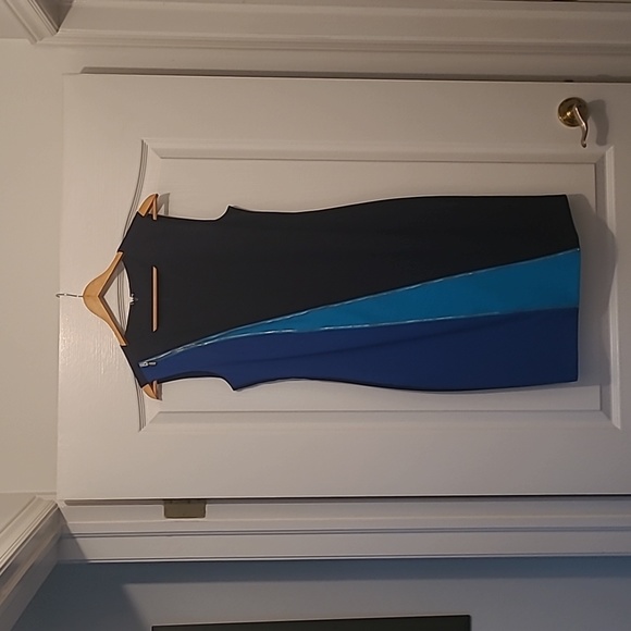 Dress - Picture 1 of 3